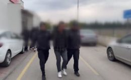 36 aracın lastiğini kestikleri iddiasıyla yakalanan 2 zanlı tutuklandı