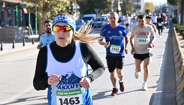 Gaziantep’te “6. Gazi Yarı Maratonu ve Halk Koşusu” başladı