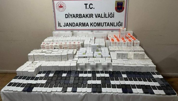 Yol kontrolünde 1 milyon 20 bin TL değerinde kaçak malzeme ele geçirildi