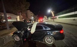 Batman’da trafik kazası: Araçta sıkışan sürücüyü itfaiye kurtardı