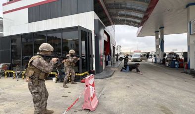Adıyaman’da rehine kurtarma tatbikatı nefes kesti