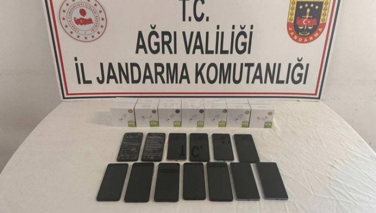 Ağrı’da kaçak telefon ve kulaklık operasyonu