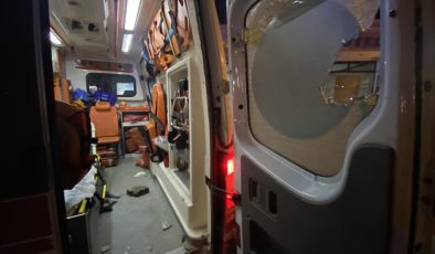 Diyarbakır’da ambulansa zihinsel engelli şahıstan taşlı saldırı