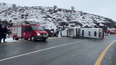 Malatya’da ambulans ve kamyonet çarpıştı: 7 yaralı