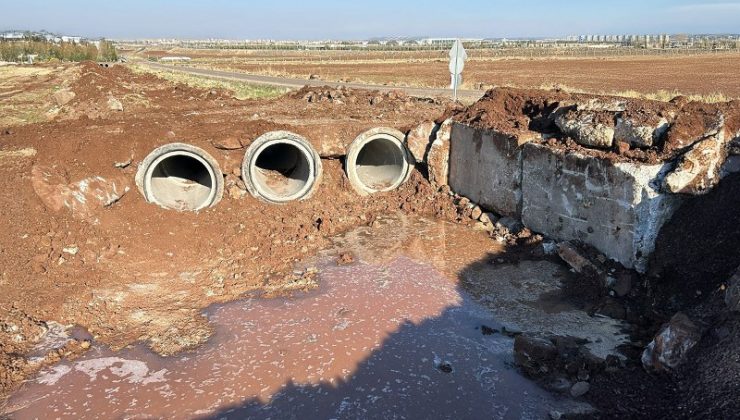 Bağlar’da sulama kanalında temizlik ve menfez çalışması gerçekleştirdi