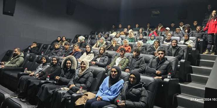 Bingöl’de 450 genç ‘Bir Cumhuriyet Şarkısı’ filminde bir araya geldi