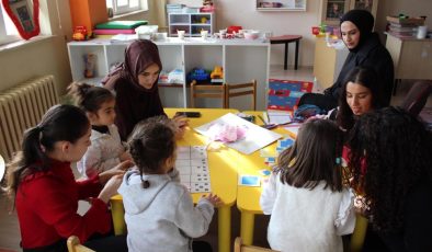 Bingöl’de üniversite öğrencilerinden köy okuluna destek