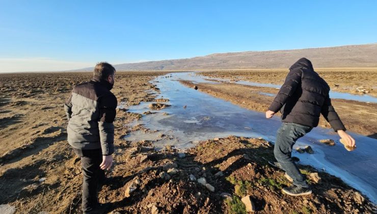 Bitlis’te göl ve göletler Sibirya soğuklarında buz tuttu
