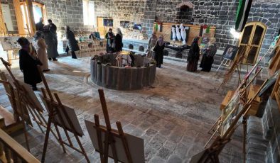 Diyarbakır’da “Soykırımın Gölgesinde Filistin” sergisi açıldı