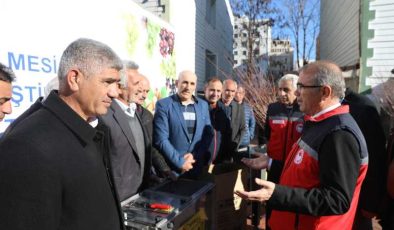Diyarbakır’da çiftçilere fidan ve ekipman desteği sağlandı