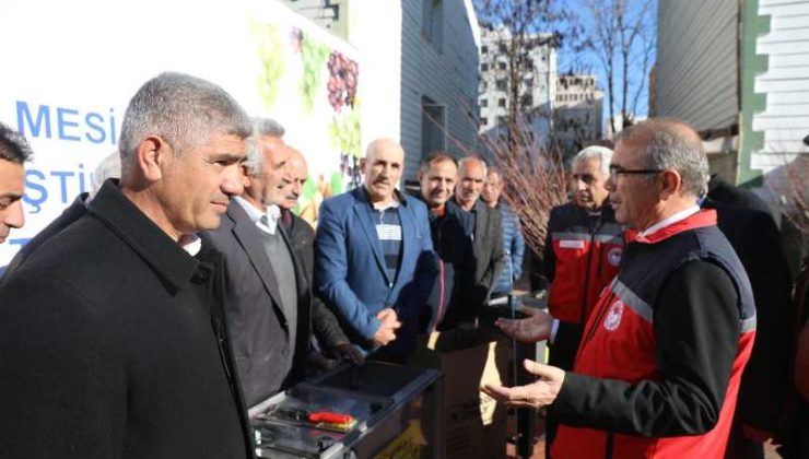 Diyarbakır’da çiftçilere fidan ve ekipman desteği sağlandı