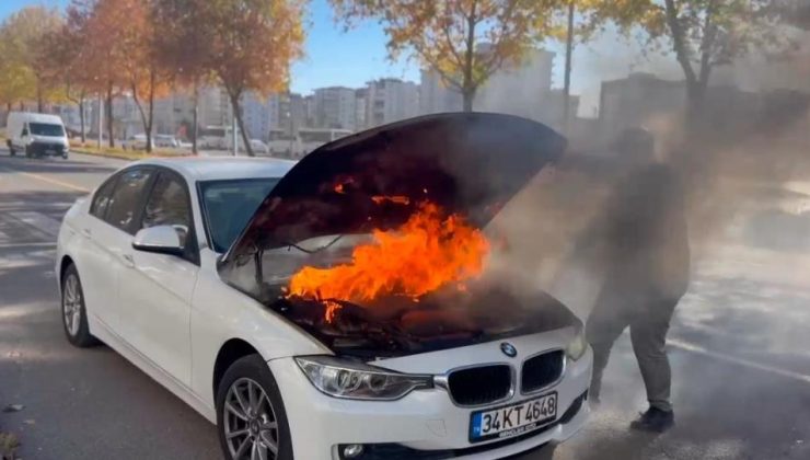Diyarbakır’da seyir halindeki otomobilin motoru yandı