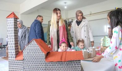 Diyarbakırlı öğrencilerden atık malzemelerle tarihi mekan maketleri