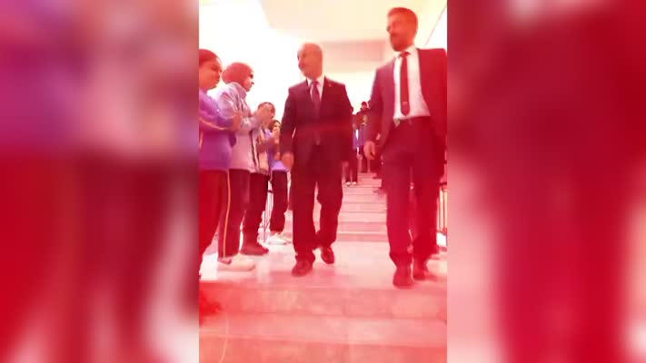 Malatya’da doğum gününde başlayan öğretmen, aynı gün emekli oldu