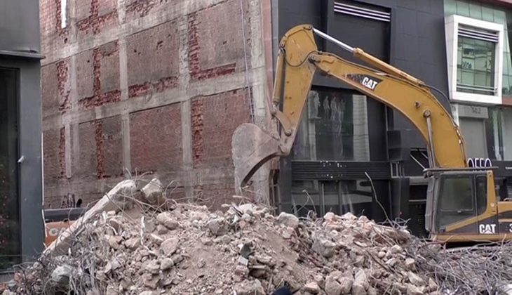 Enkaz altında kalan işçiyi arama kurtarma çalışmaları devam ediyor