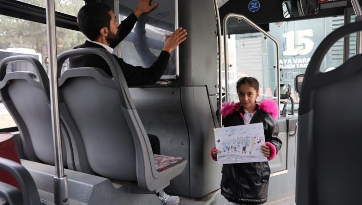 Elazığ’da otobüste asılı resim baba ve yolcuları duygulandırdı