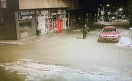 Erzurum’da çatından düşen kar ve buz genci ağır yaraladı