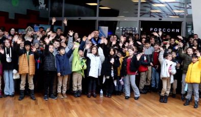 Erzurum’da polis çocukların kalbine dokundu
