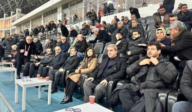 Eş Başkan Bucak’tan Amedspor’a destek: Maçı stadyumda izledi
