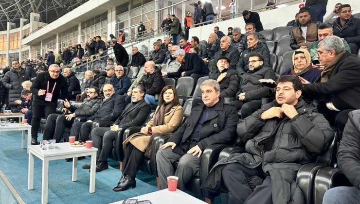 Eş Başkan Bucak’tan Amedspor’a destek: Maçı stadyumda izledi