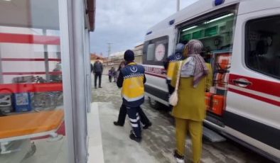 Gıda zehirlenmesi şüphesiyle 43 öğrenci hastaneye kaldırıldı