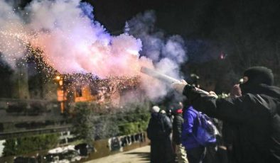 Gürcistan’da havai fişekli protestolar sürüyor