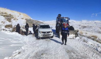 Hakkari’de 3 bin 500 rakımda zorlu su arızası mücadelesi