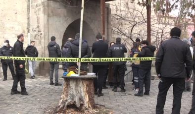 Hamamda gaz zehirlenmesi: 2 ölü