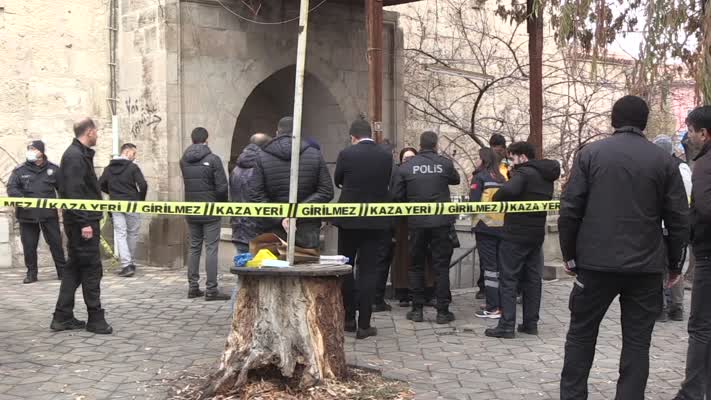 Hamamda gaz zehirlenmesi: 2 ölü