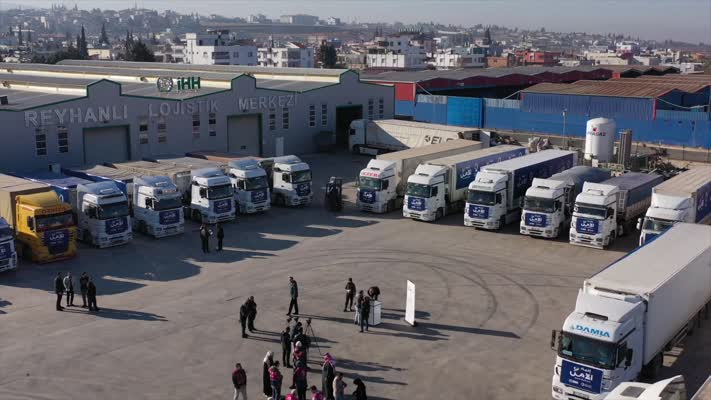 Hatay’dan Suriye’ye 30 tırlık yardım konvoyu gönderildi