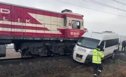 Tren kazası: Hemzemin geçitte 2 yaralı
