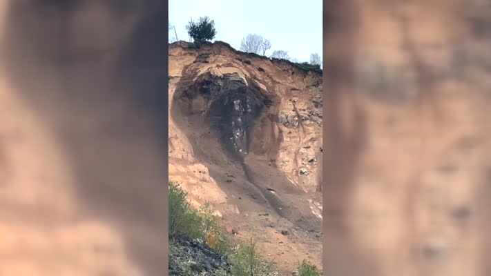Artvin’deki heyelan sonrası toprak kaymaları kamerada