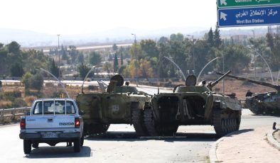 Irak, 2 bin 100 Suriyeli askeri geri gönderiyor