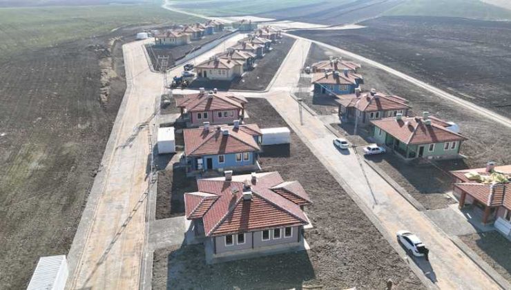Kahta kırsalında depremzedeler sıcak yuvalarına kavuştu