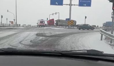 Kars’ta buzlanma kazalara yol açtı