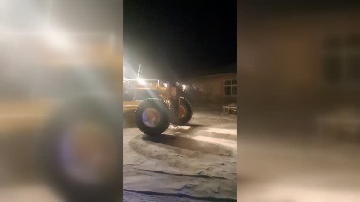 Kars’ta karla mücadele eden ekipler hasta vatandaşın imdadına yetişti