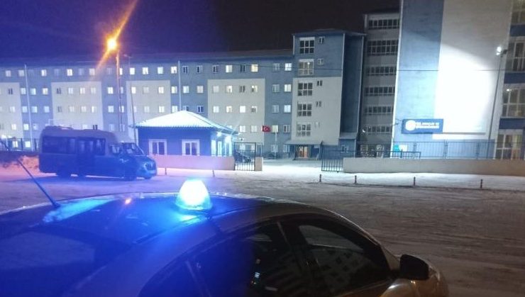 Kars’ta yurt çevresinde güvenlik uygulaması