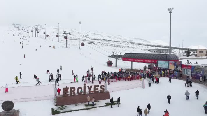 Erciyes’te kayak sezonunda 3 milyon turist hedefi