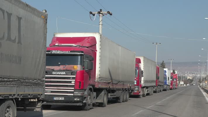 Kilis’ten Suriye’ye 4 yardım tırı daha yola çıktı