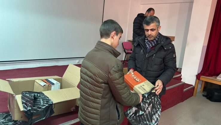 Kulp’ta ihtiyaç sahibi öğrencilere ayakkabı desteği