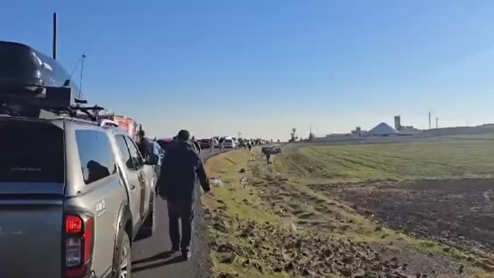 Mardin Valisi Akkoyun, kazazedelere yardım eli uzattı