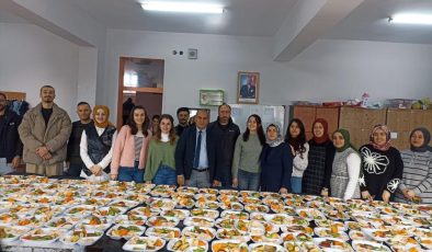Muradiye’de geleneksel meyve şenliği coşkulu geçti