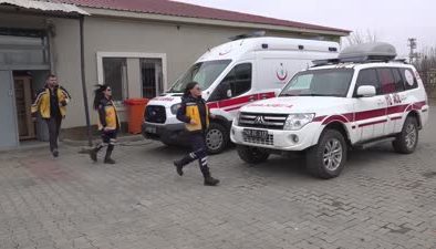 Muş’un kadın paramedikleri, karlı yolları aşarak hayat kurtarıyor