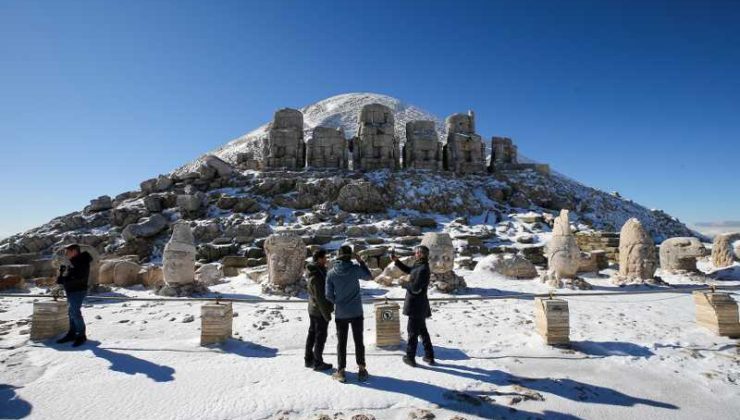 Nemrut Dağı 165 bin turisti ağırladı, ziyaretçi rekoru kırıldı