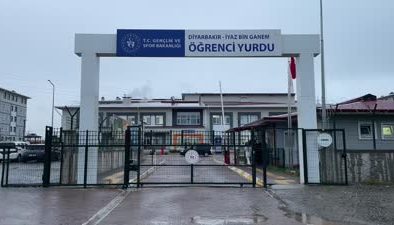 Diyarbakır’da öğrenciler fazla yemekleri ihtiyaç sahipleriyle paylaşıyor