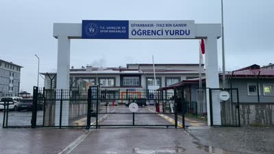 Diyarbakır’da öğrenciler fazla yemekleri ihtiyaç sahipleriyle paylaşıyor
