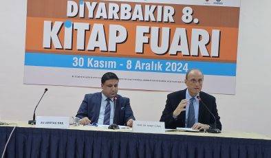 Diyarbakır Kitap Fuarı’nda “Anayasa ve Demokrasi” Tartışıldı