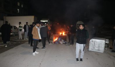 Şanlıurfa’da elektrik kesintisi mahalleyi ayaklandırdı
