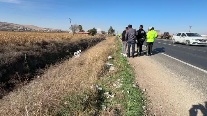 Şanlıurfa’da sulama kanalına devrilen araçta 5 kişi yaralandı