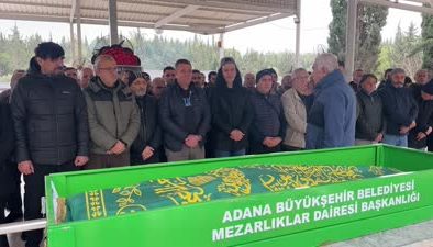 Şarkıcı Murat Kekilli’nin annesi Adana’da son yolculuğuna uğurlandı